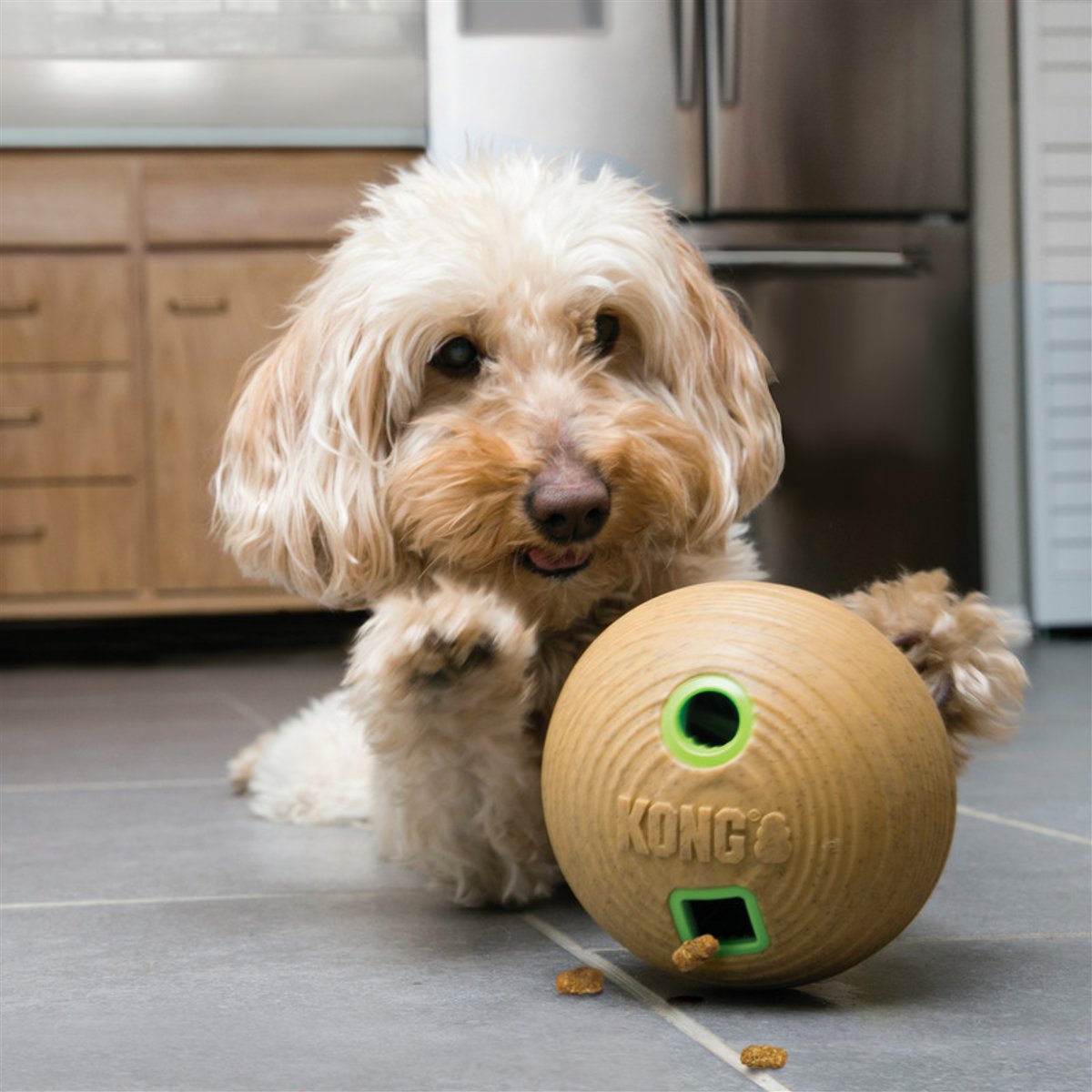 KONG igračka za pse Bamboo Feeder Ball Medium